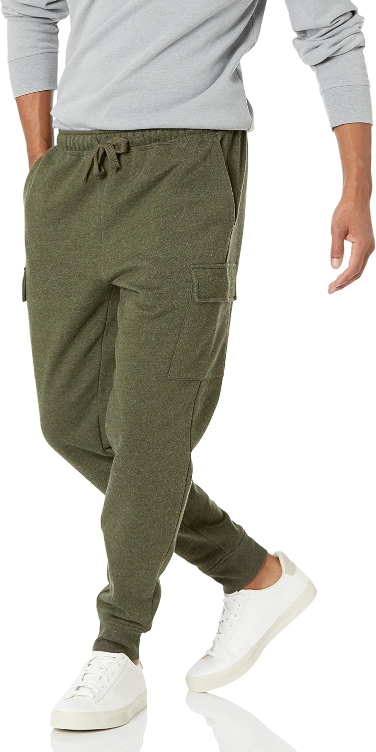 Amazon Essentials Men’s Cargo Fleece Jogger Sweatpant